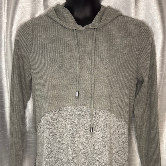 BKE Knit Waffle High Low Women’s Large Pieced Raw Edge Gray Pullover Hoodie - Picture 1 of 8